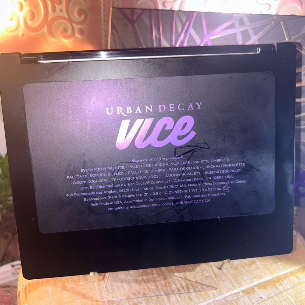Urban Decay Vice 4 Eyeshadow Palette - Picture 3 of 6